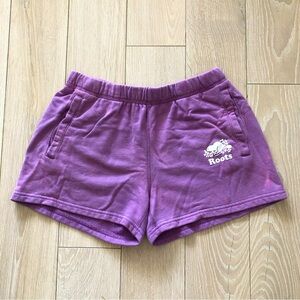 Roots Logo Sweat Shorts in Purple Size XS